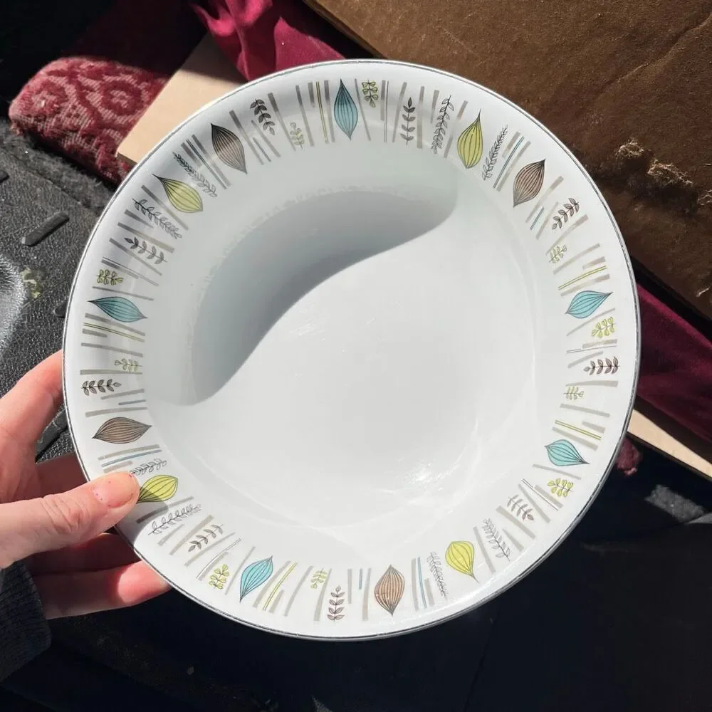 VTG Alfred Meakin Glo-White Mid Century Leaf Bowl 8.5” Silver Rim Atomic MCM